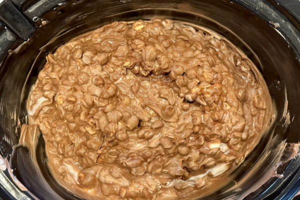 Peanut and chocolate melting